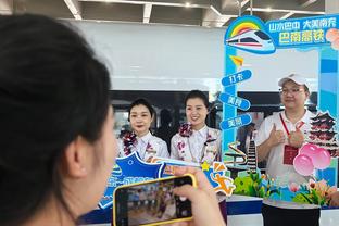 Lý Siêu, Hạ Quán tham gia hoạt động bóng đá sân trường, góp phần phát triển bóng đá sân trường Thái An quê hương